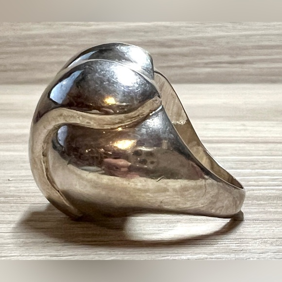 Vintage Heavy Sterling Silver Modernist Smooth Scalloped Dome Ring, Size 6.5 - Picture 3 of 10